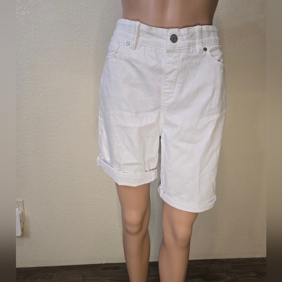 Soft Surroundings The Ultimate Denim Pull On Shorts White Slimming Size Medium - Picture 1 of 13